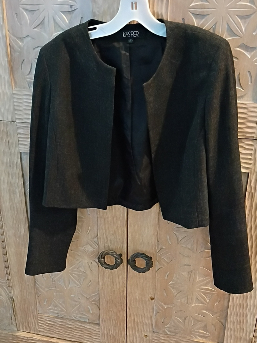 Kasper Black Cropped Open-Front Collarless Blazer